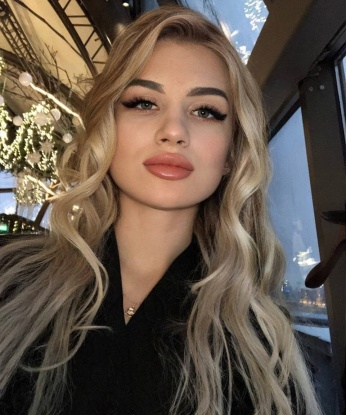 Яна